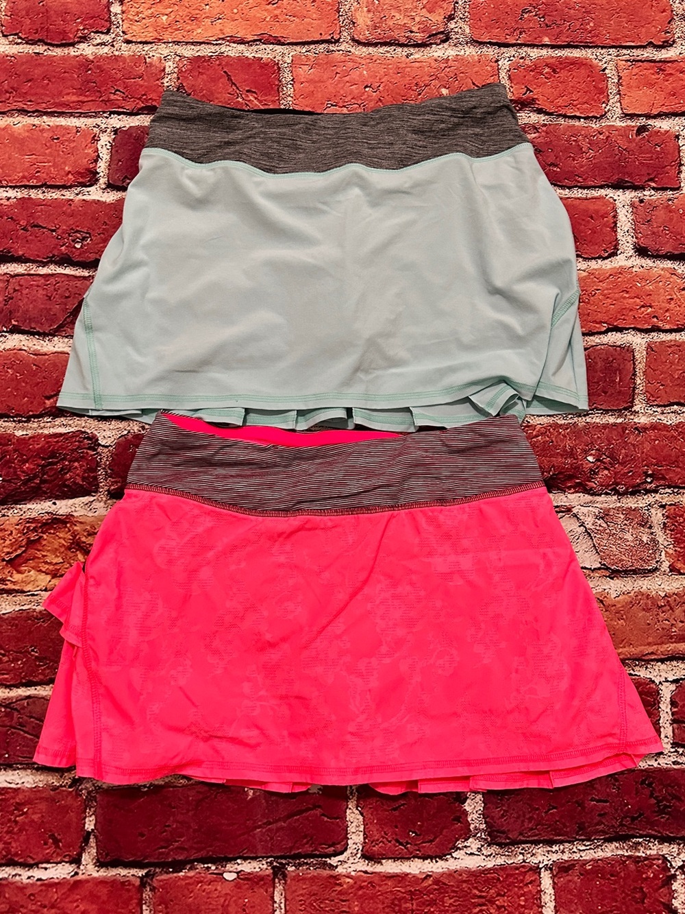 Lululemon Women’s Athletic Skirt (Mint and Hot Pink)